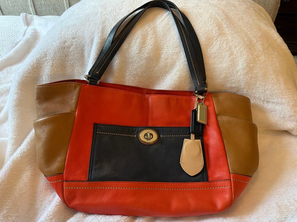 Coach Park Carrie Colorblock Leather Shoulder Tote Bag – Style F24065